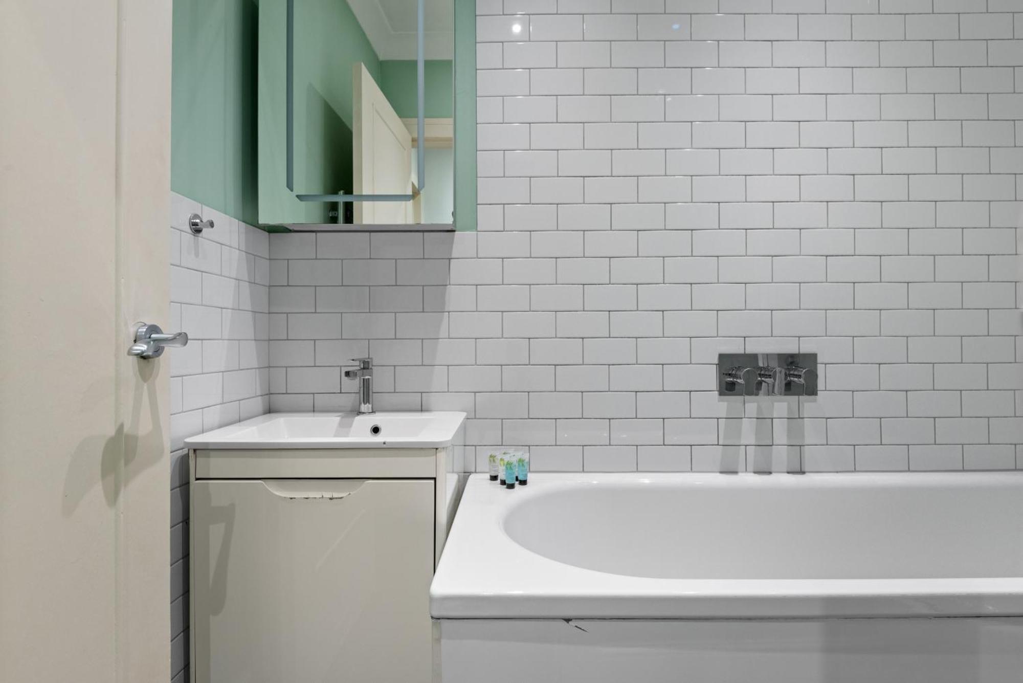 Londwell, Boutique Bliss Nestled In Knightsbridge By Harrods Apartment Лондон Екстериор снимка